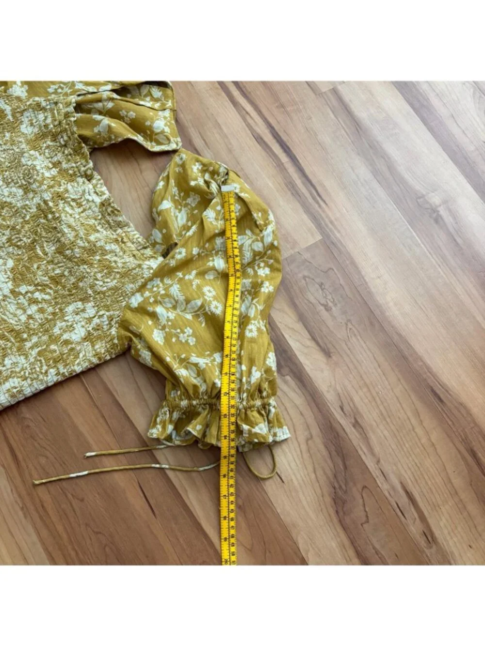 Anthropologie XL Chartreuse Yellow Seersucker Smocked Puff-Sleeve Crop Top - Picture 8 of 15